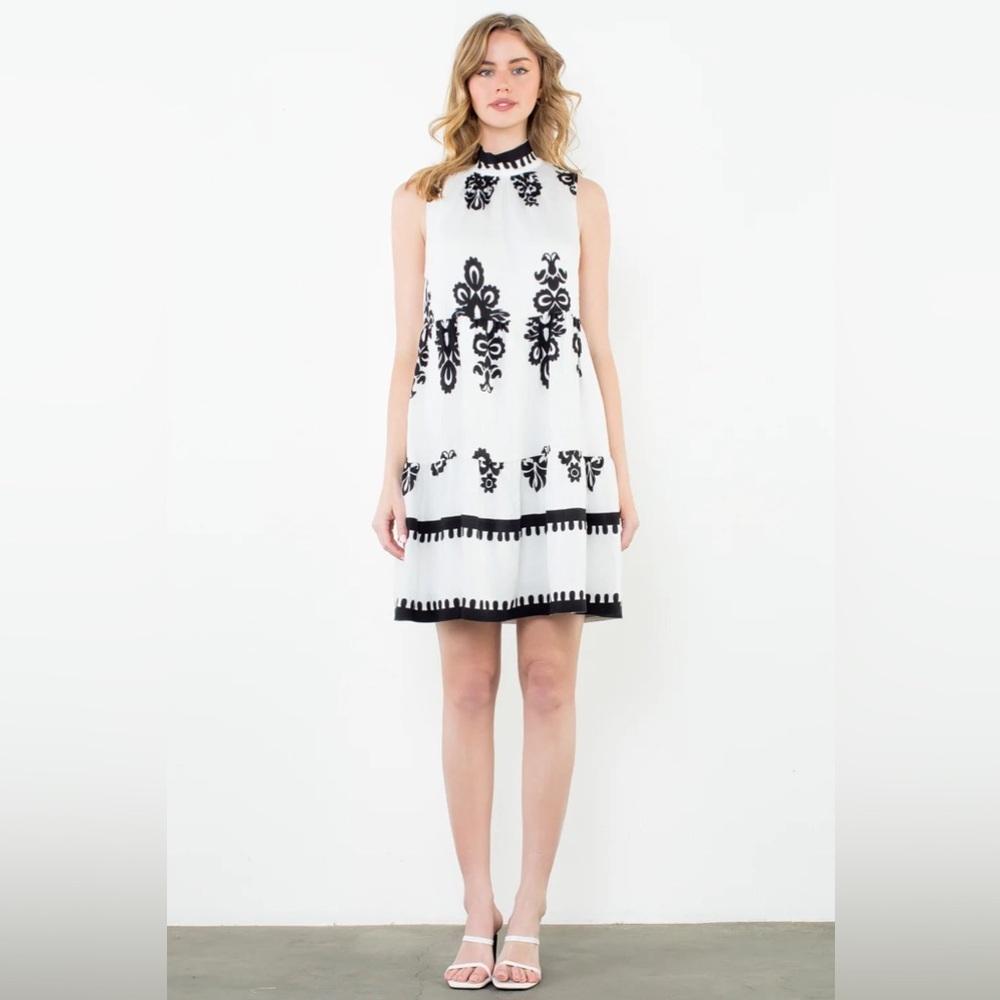 NWT THML Black & White Sleeveless Dara Tiered Midi Dress Sz. MEDIUM
